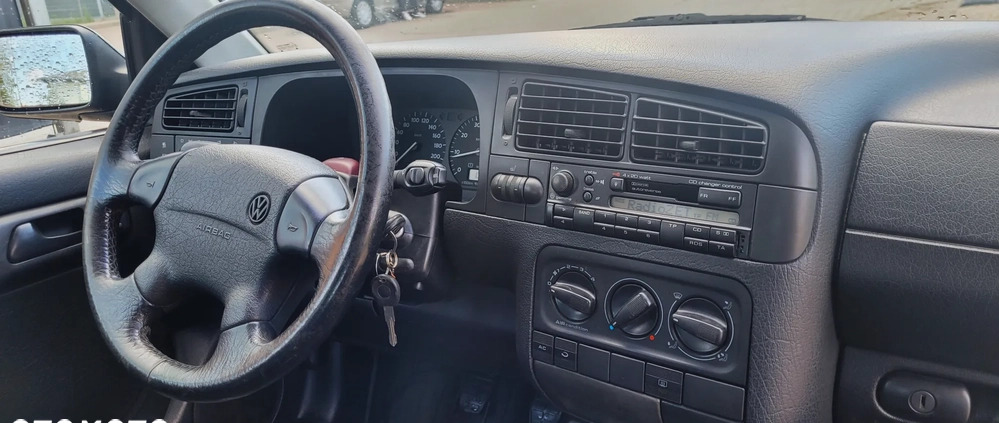 Volkswagen Golf cena 5999 przebieg: 249000, rok produkcji 1995 z Łódź małe 172